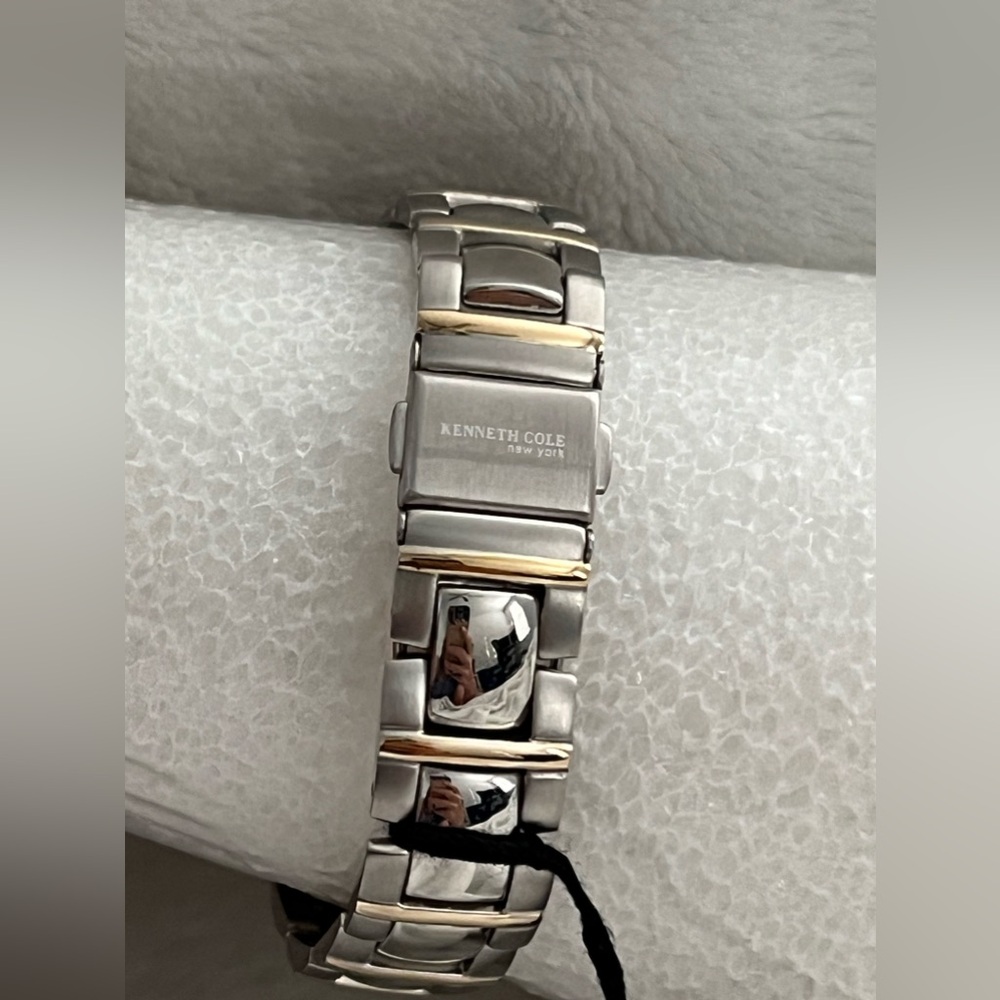 NWT Authentic Vintage Kenneth Cole 2-Tone Stainless Steel Bracelet Watch KC4300 - Picture 5 of 15